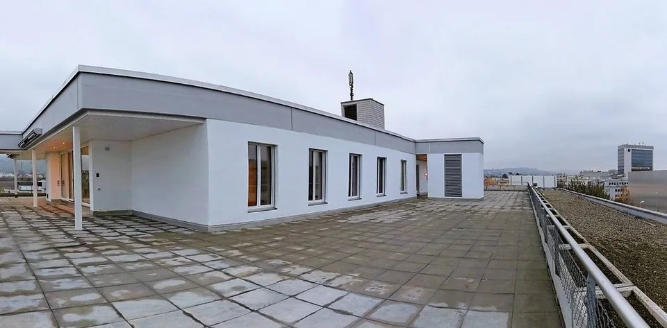 Geräumige Attika mit grosszügiger Dachterrasse in Schlieren