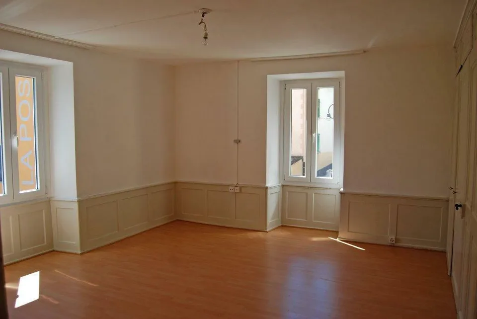 Wohnung mit 3.5 Zimmern im 1. Stock
