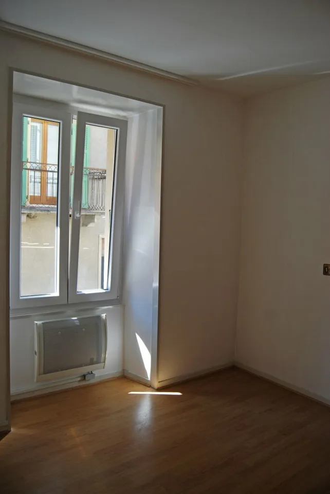 Wohnung mit 3.5 Zimmern im 1. Stock