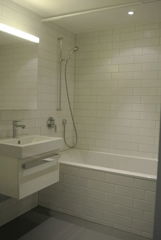 Modern 2.5 room apartment directly at Giesshübel train station in Zurich!
