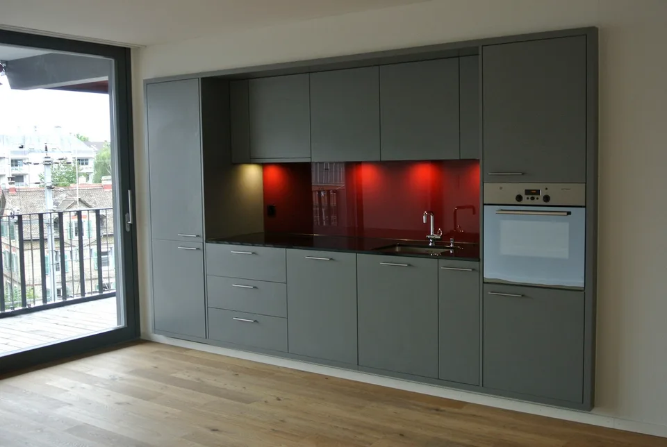 Modern 2.5 room apartment directly at Giesshübel train station in Zurich!