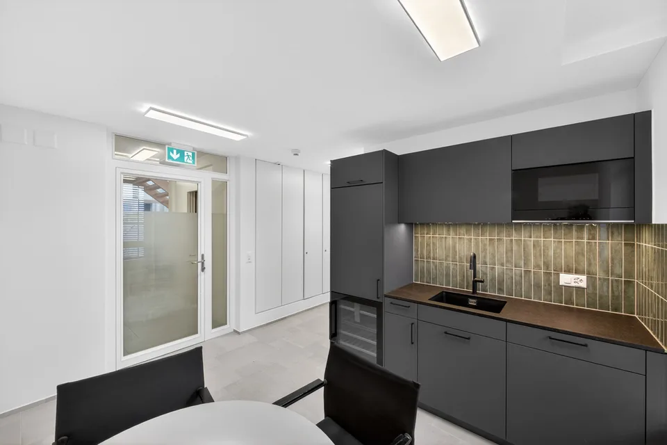 ZURICH, AS IT LIVES AND BREATHES - Rental spaces over 1080 m2