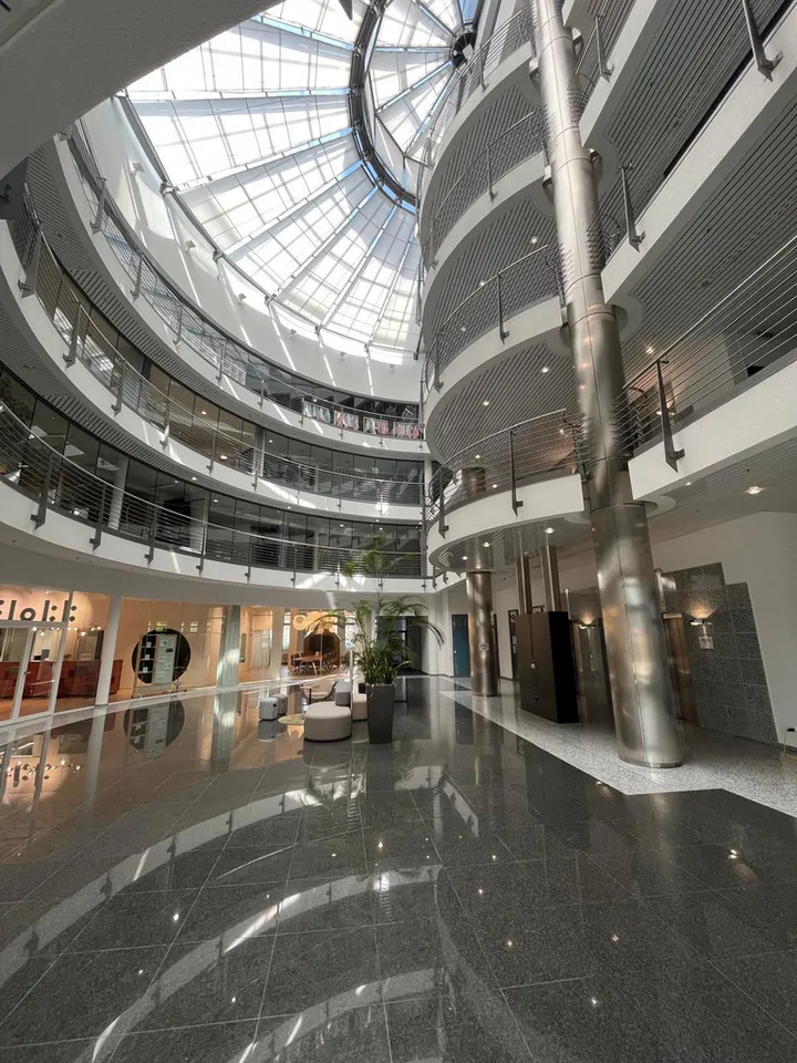 1100 m2 - 2'500 m2 d'espaces de bureau dans un emplacement idéal au Glattpark
