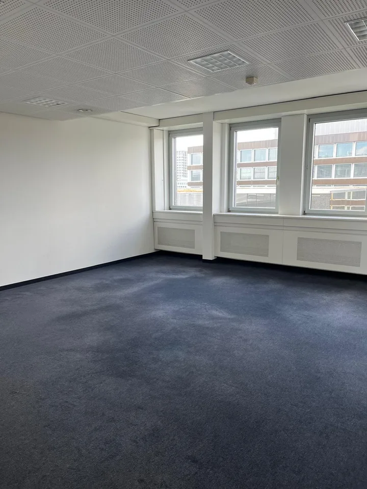 1100 m2 - 2'500 m2 d'espaces de bureau dans un emplacement idéal au Glattpark