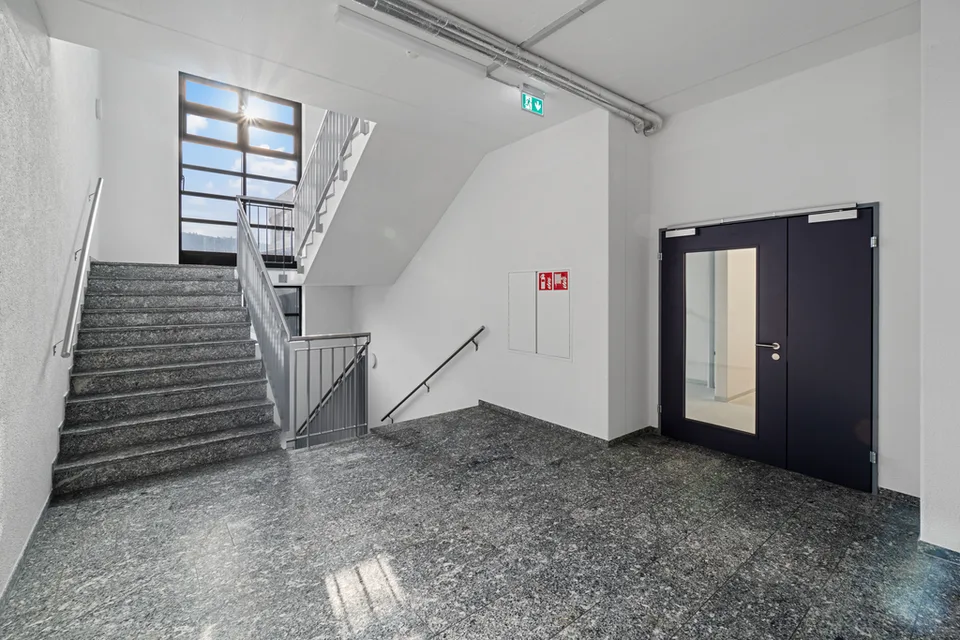 Espaces de bureaux rénovés et prêts à être occupés "GAR"