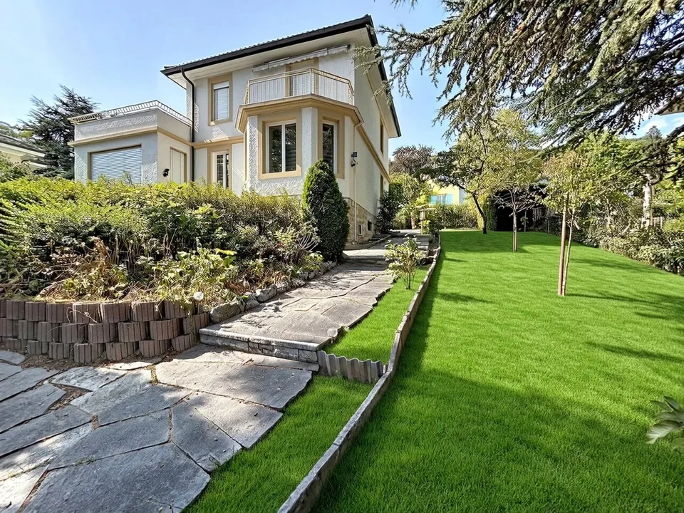 Maison de caractère rénovée avec vue lac et alpes