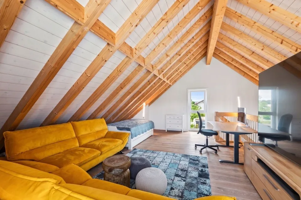 5.5-Zimmer-Maisonette: 146 m² Wohnkomfort mit Galerie, Terrasse und Weitsicht