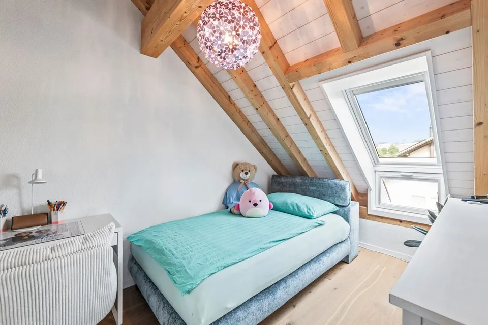 5.5-Zimmer-Maisonette: 146 m² Wohnkomfort mit Galerie, Terrasse und Weitsicht