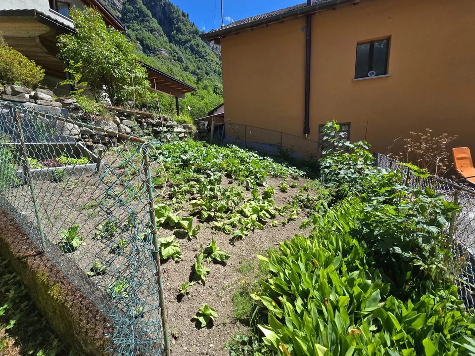 Großes Haus mit Garten, Garage und herrlicher Aussicht