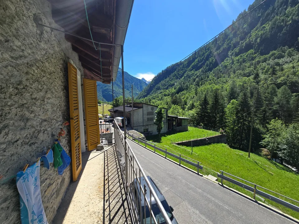 Großes Haus mit Garten, Garage und herrlicher Aussicht