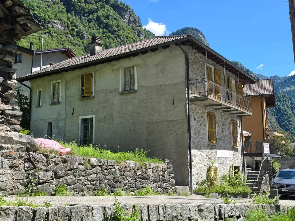Großes Haus mit Garten, Garage und herrlicher Aussicht