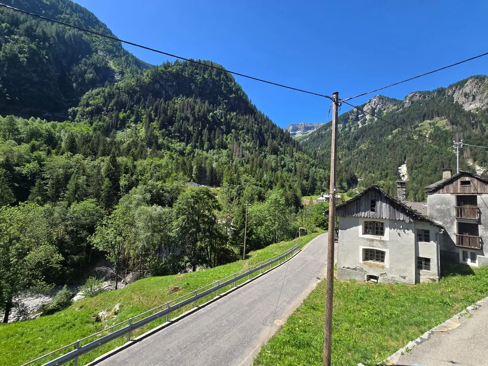 Großes Haus mit Garten, Garage und herrlicher Aussicht