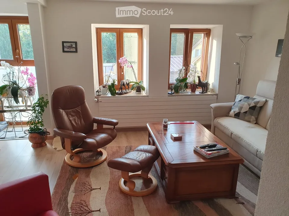 Wohnung mit 3 Zimmern, Terrasse, Garten und Parkplatz