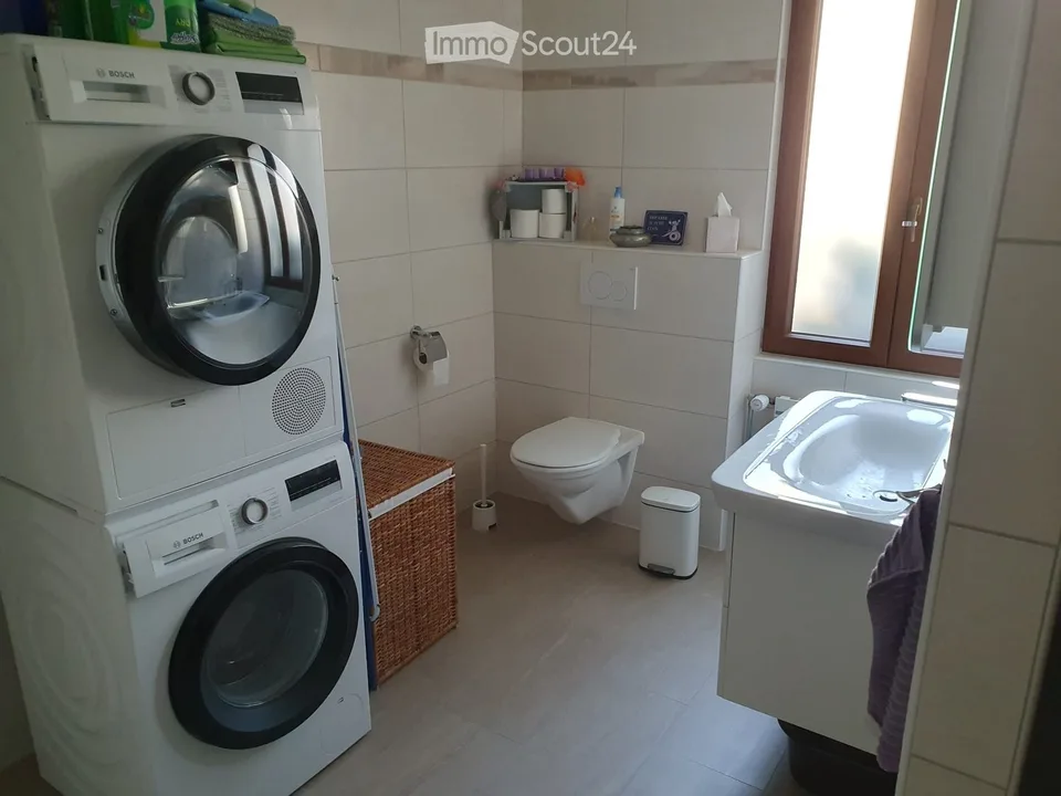 Wohnung mit 3 Zimmern, Terrasse, Garten und Parkplatz