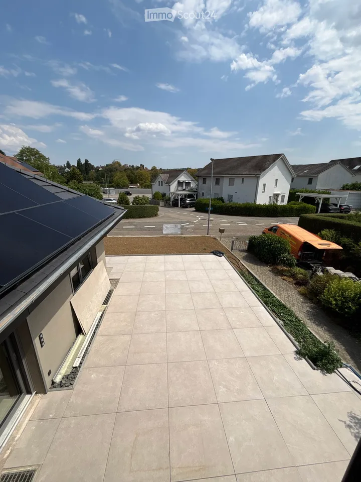 Helle 4.5-Zimmer-Terrassenwohnung in Pratteln – ab sofort verfügbar!