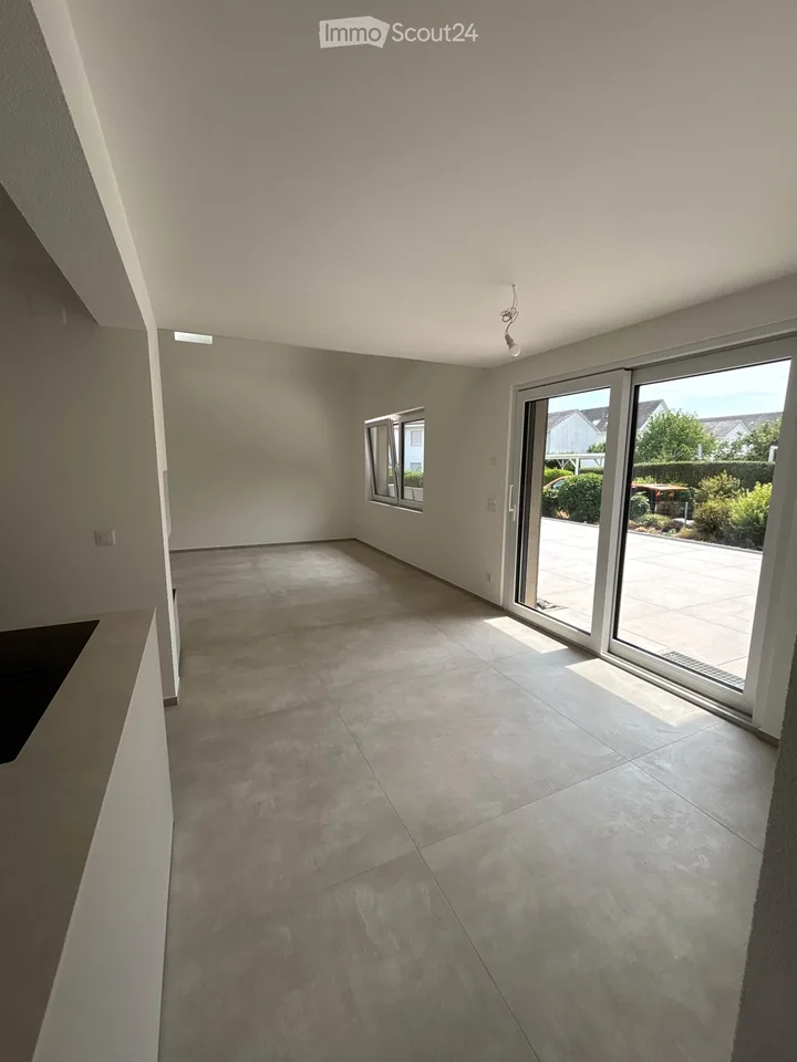 Helle 4.5-Zimmer-Terrassenwohnung in Pratteln – ab sofort verfügbar!