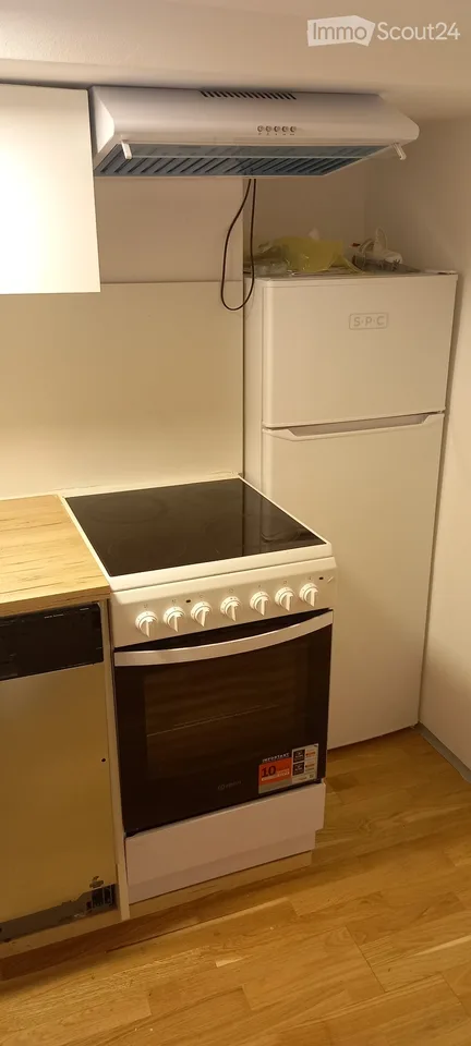 Room in 3 room apartment