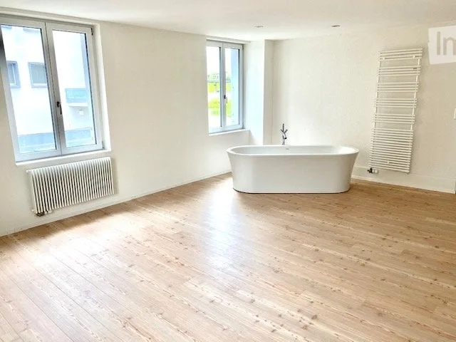Vermiete grosse 4,5 Zimmer Wohnung mit Gartensitzplatz