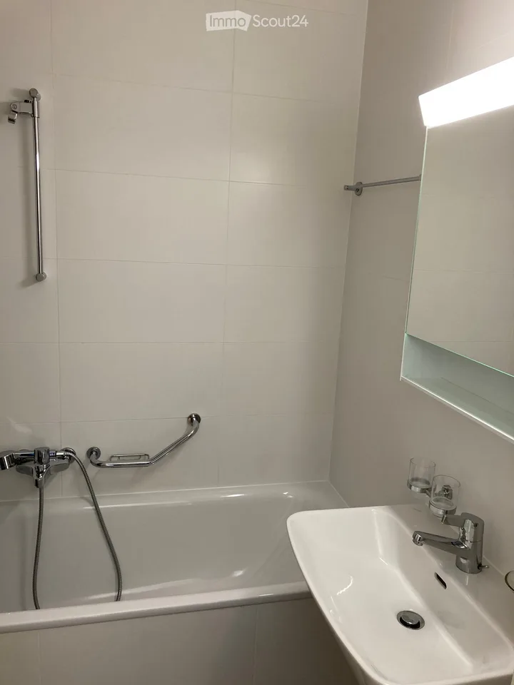 À louer — lumineux 3 pièces de 51 m² avec balcon dans la résidence Appolo, à Thônex
