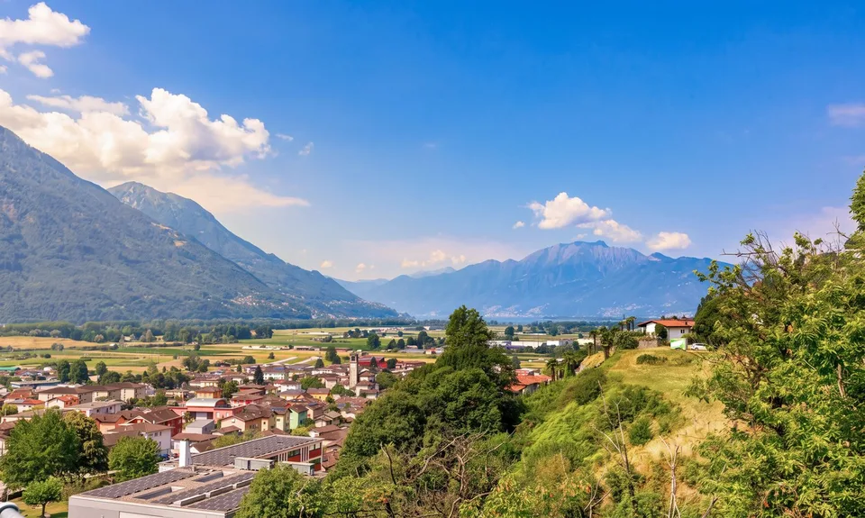 Belle maison tessinoise de 5,5 pièces avec vue sur le lac à Cugnasco