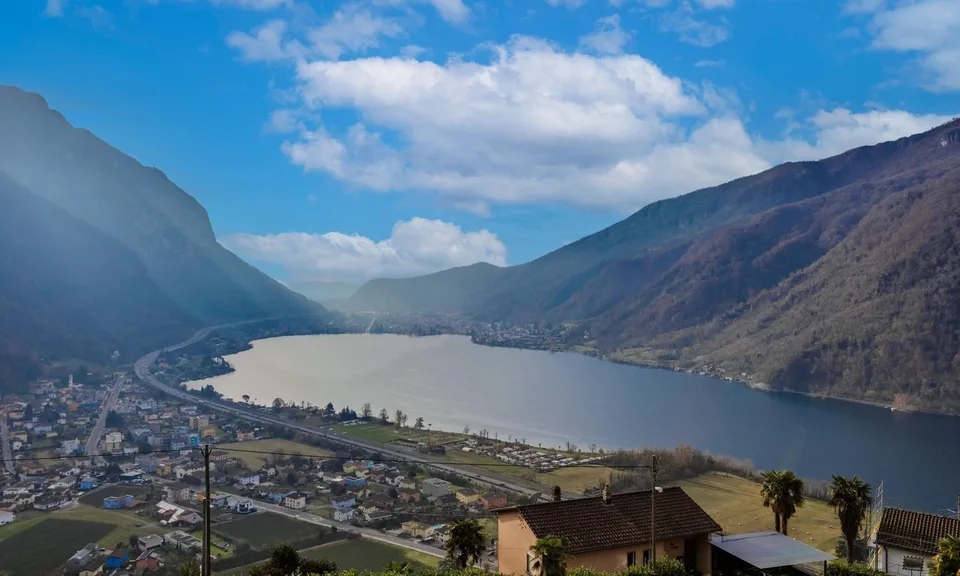 Bel appartement 2.5 pièces avec vue sur le lac et terrasse à Rovio