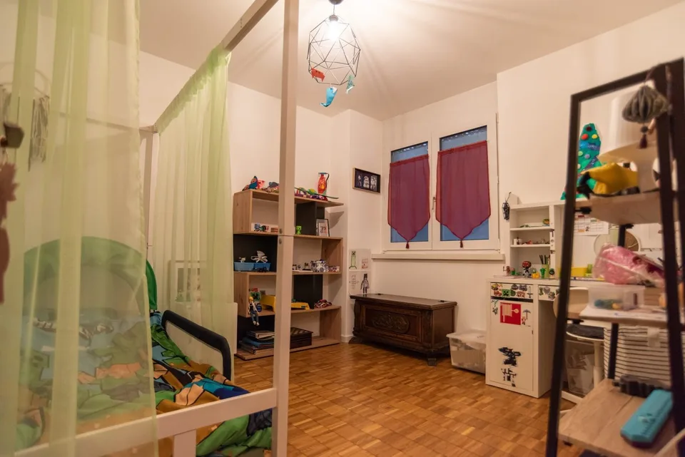 Geschäftlich - Helles 4.5-Zimmer-Wohnung mit Terrasse in Morbio Inferiore