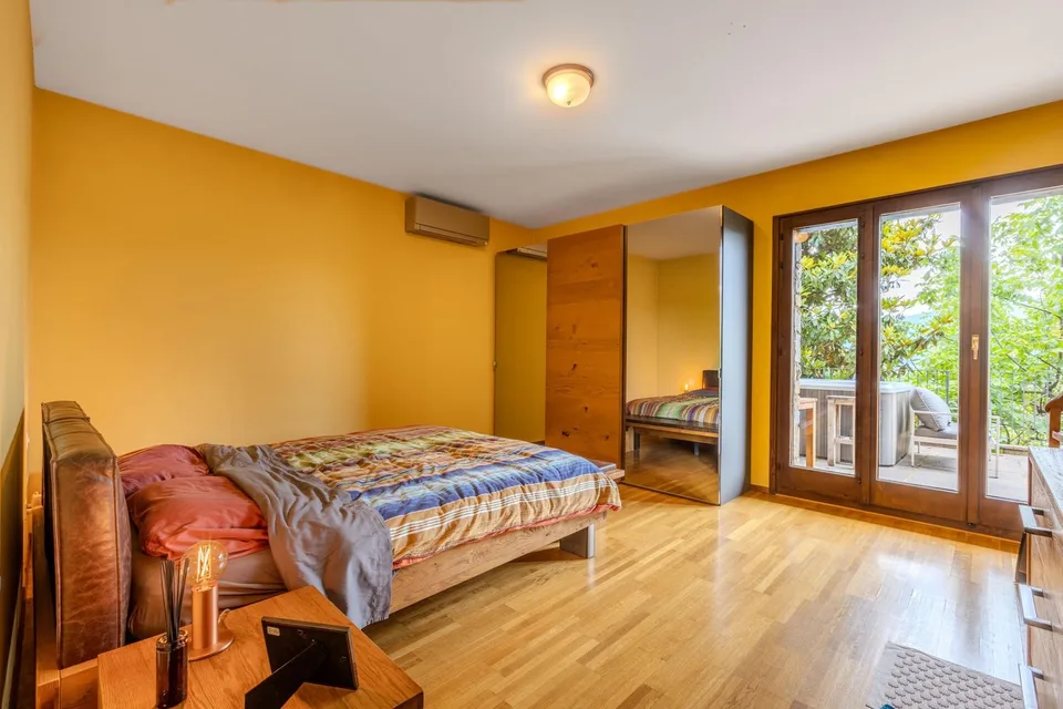 Große Villa mit 7 Zimmern und atemberaubendem Seeblick in Cimo-Bioggio