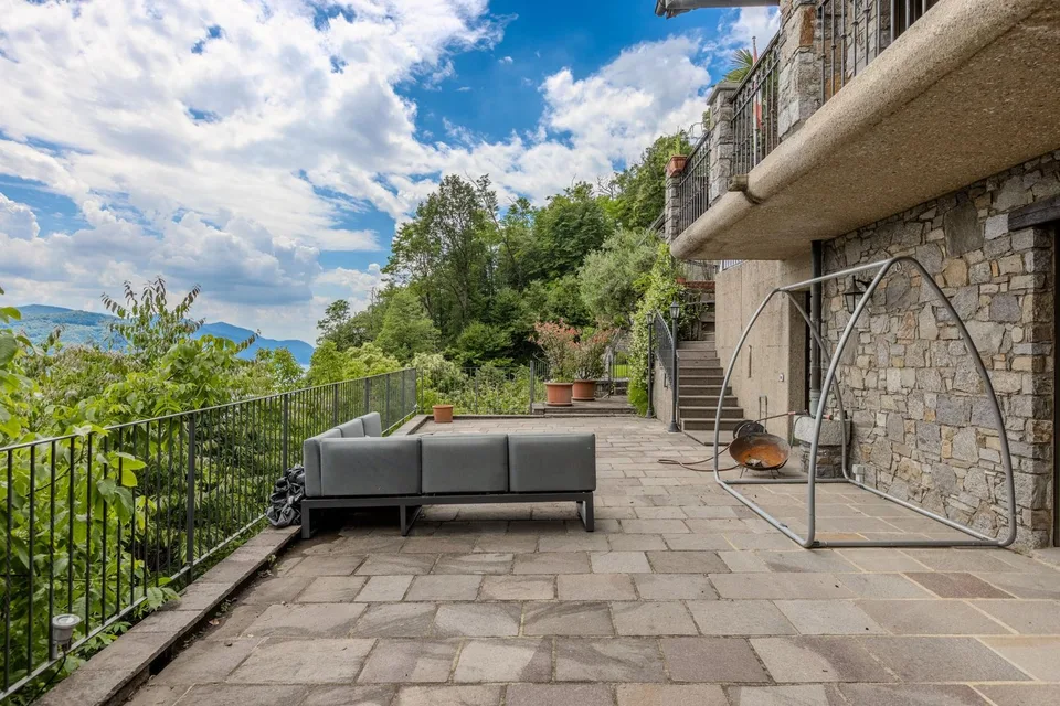 Große Villa mit 7 Zimmern und atemberaubendem Seeblick in Cimo-Bioggio