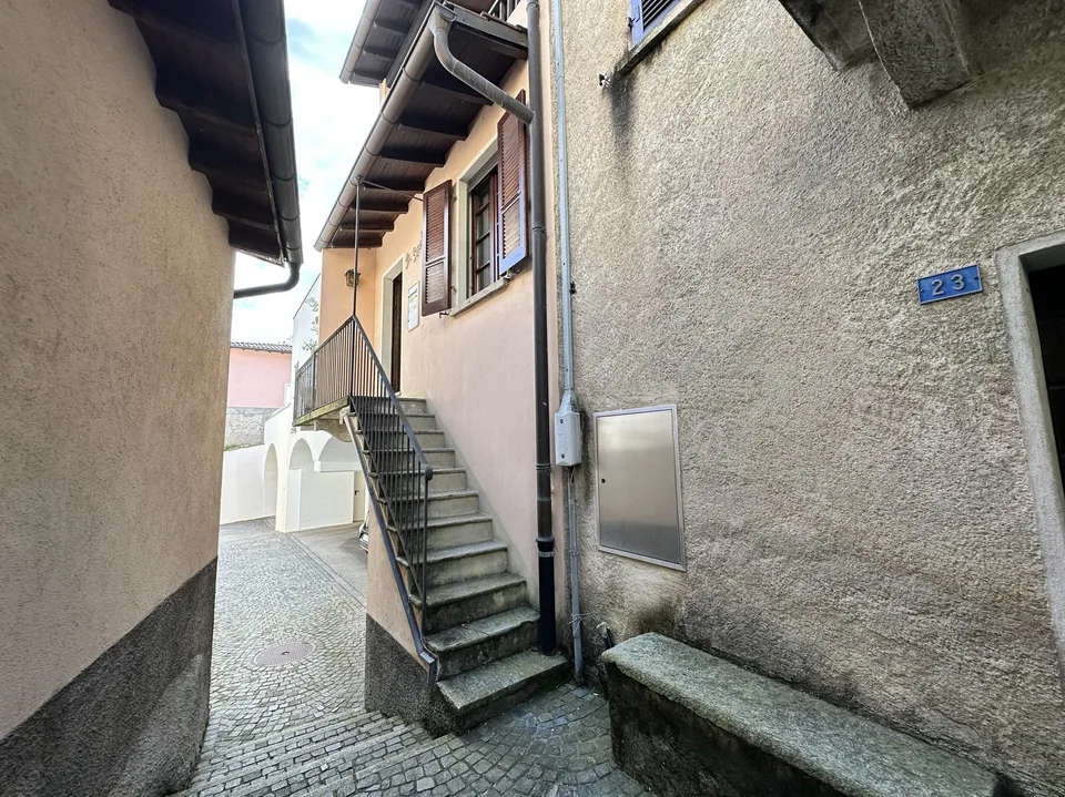 CASA STORICA 3.5 LOCALI CON CANTINA VINI A VOLTA A MELIDE