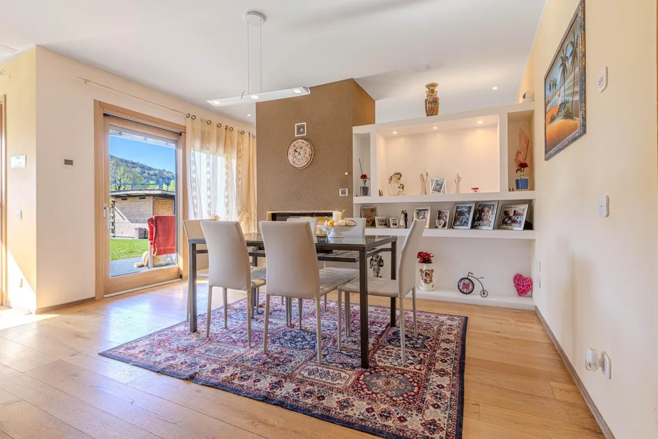 Splendid 6.5-room villa on one floor with garden in Stabio