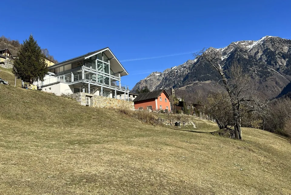 Wunderschöne Villa mit 6,5 Zimmern und Panoramablick in Ponto Valentino