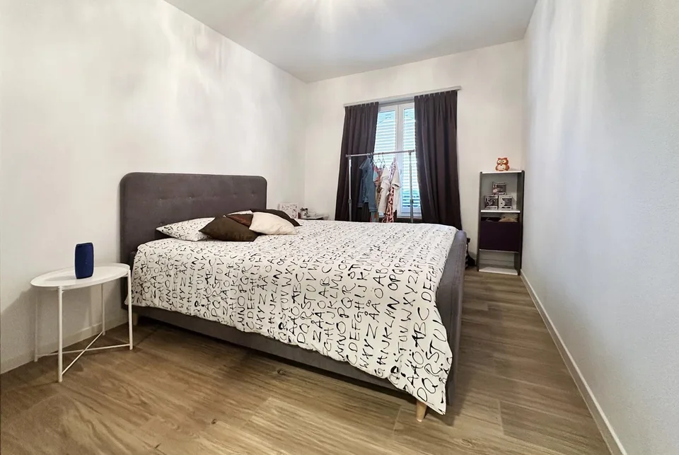APPARTEMENT 4.5 PIÈCES ESPACIEUX COMME NEUF AVEC BALCON À LUGANO BREGANZONA