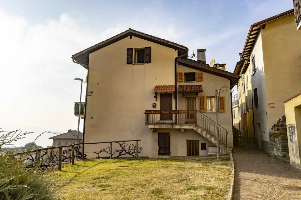 AFFARE - GRAZIOSO 3.5 LOCALI DUPLEX VISTA LAGO A RUVIGLIANA