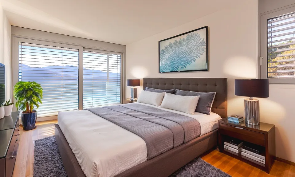 Moderne und geräumige 4.5-Zimmer-Wohnung mit Terrasse und Seeblick in Vernate