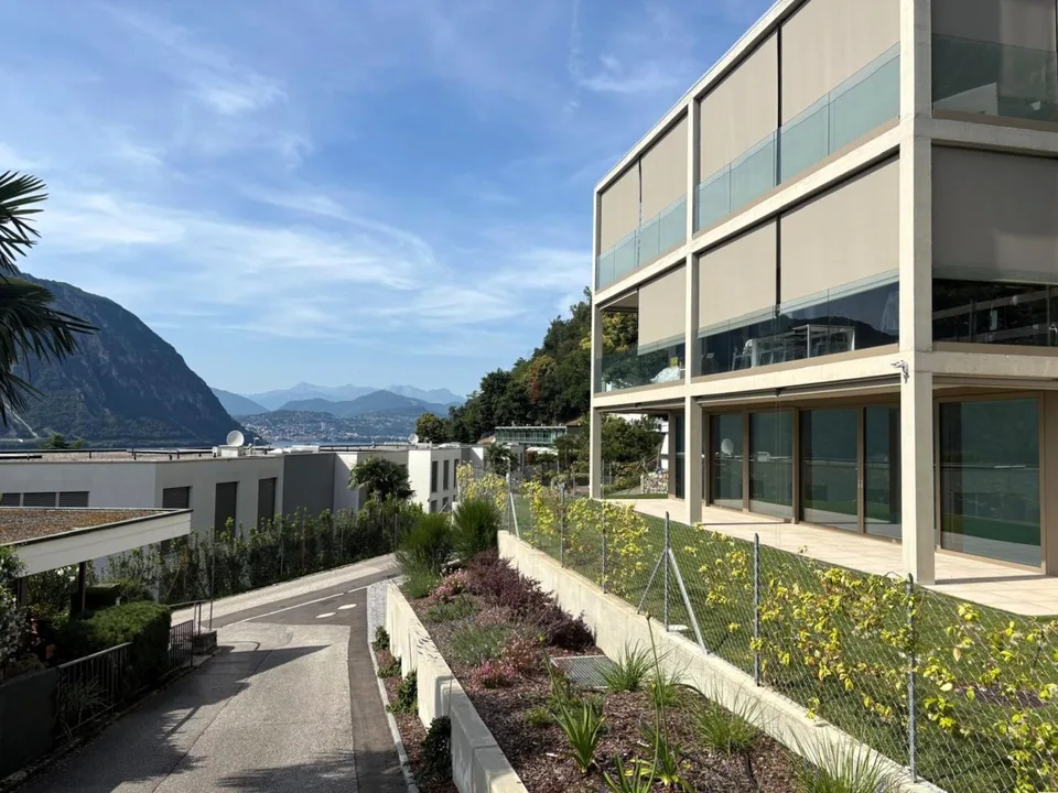 TERRASSE, JARDIN ET VUE ENCHANTERESSE, QUE POURRIEZ-VOUS VOULOIR DE PLUS?