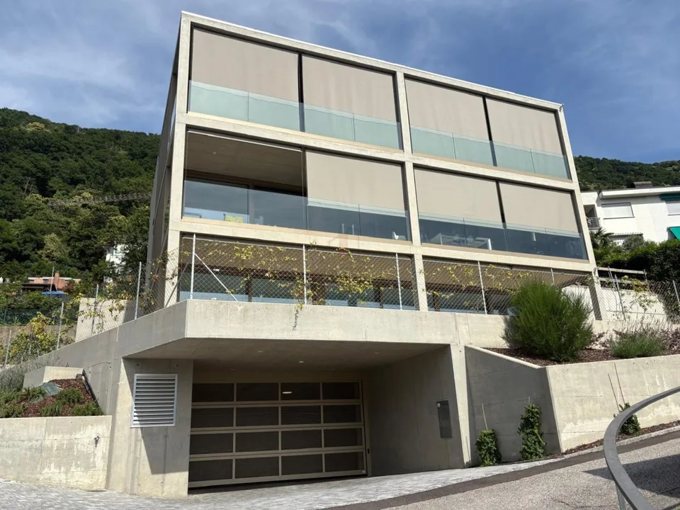 TERRASSE, JARDIN ET VUE ENCHANTERESSE, QUE POURRIEZ-VOUS VOULOIR DE PLUS?