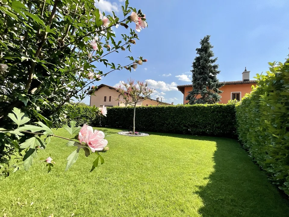 SAN PIETRO DI STABIO - WONDERFUL SINGLE-FAMILY HOUSE