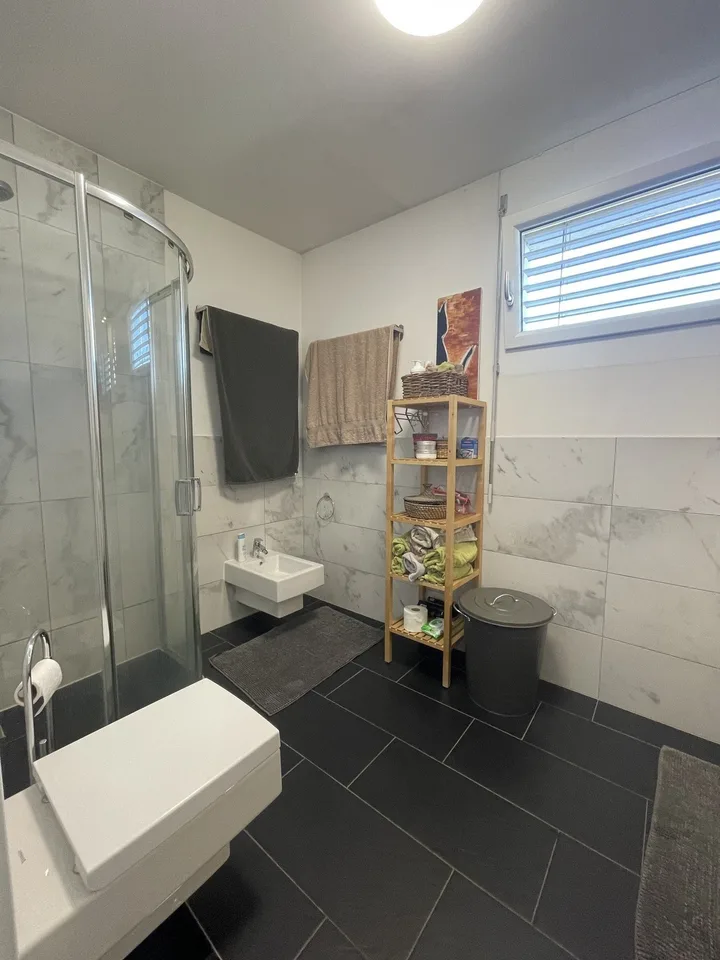 Schönes Apartment 3.5 mit großer Terrasse und 2 Parkplätzen