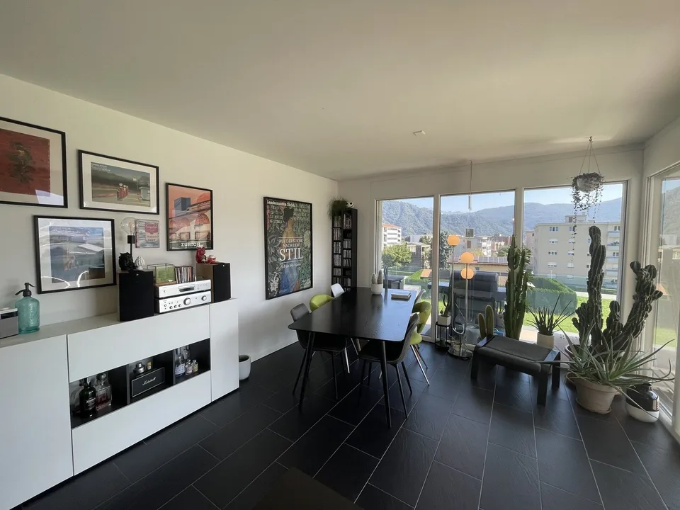 Schönes Apartment 3.5 mit großer Terrasse und 2 Parkplätzen