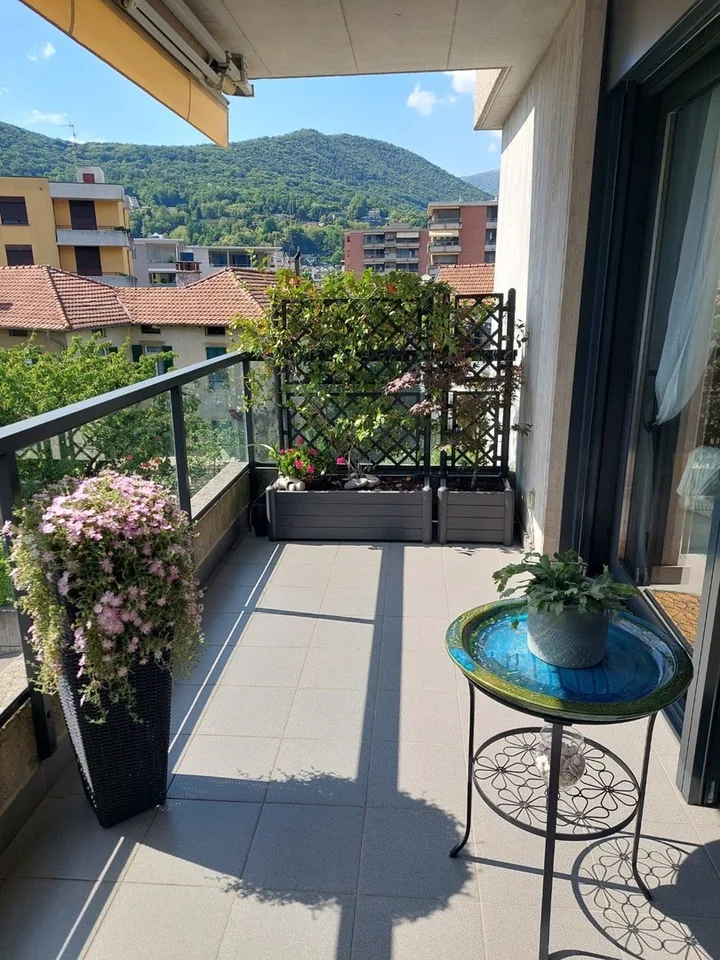 Appartement élégant 4.5 au dernier étage avec deux places de parking