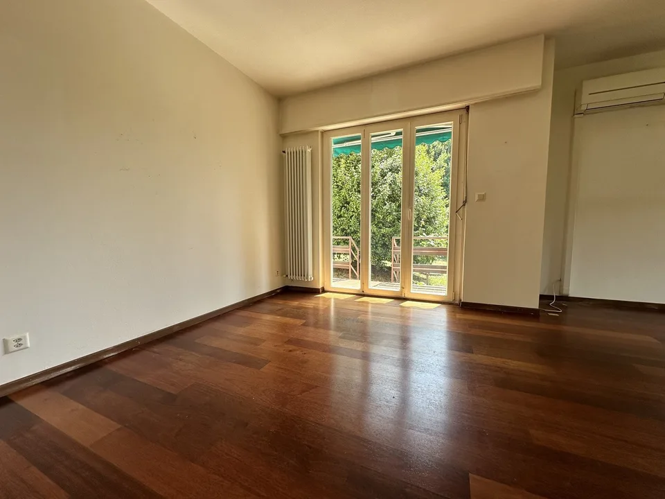 IMPERDIBILE CASA UNIFAMILIARE SU FONDO EDIFICABILE