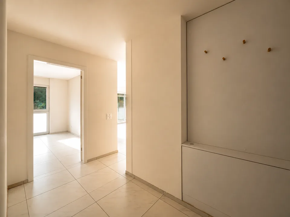 RIVERA - AFFITTASI 4.5 LOCALI CON TERRAZZA VETRATA