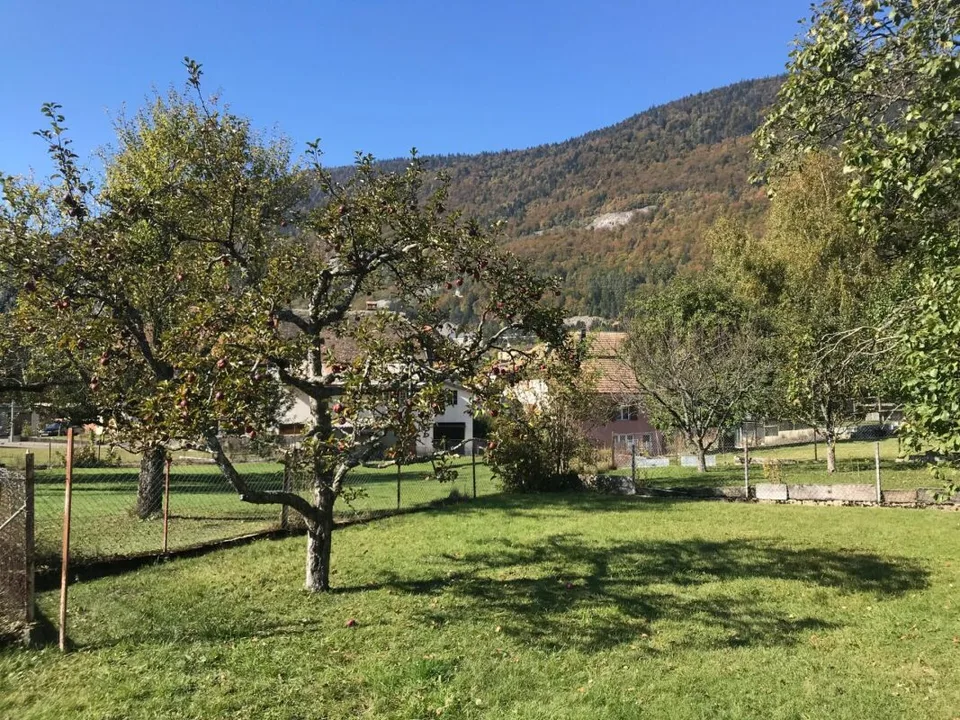Casa di Villaggio da Trasformare con Permesso Validato per una Villa Individuale