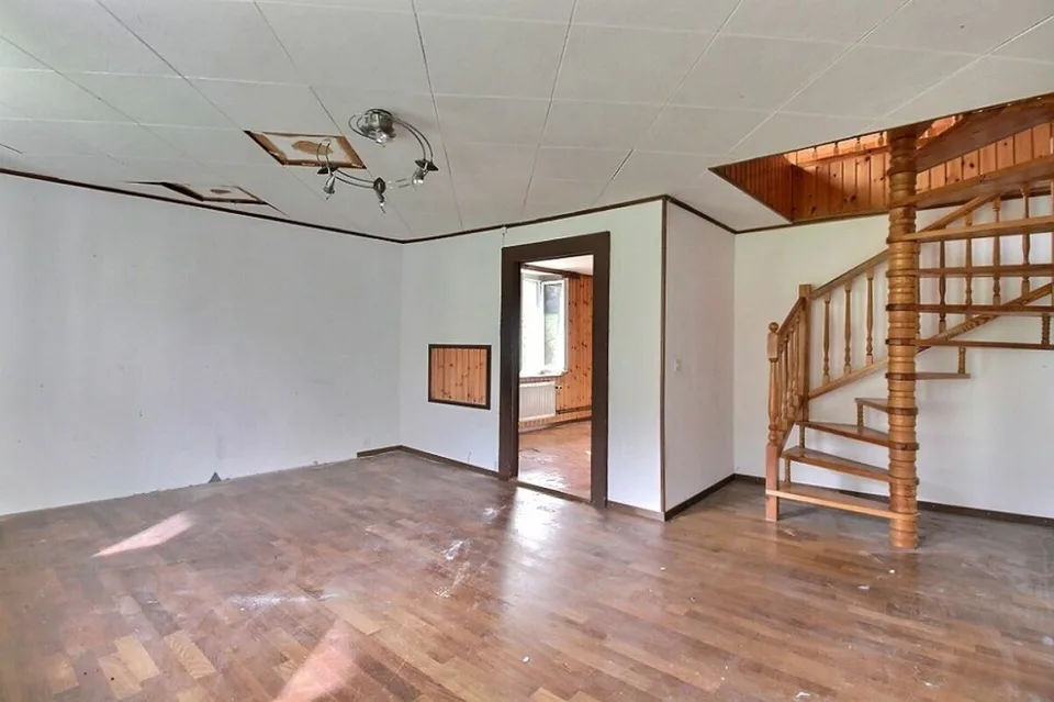 Casa di Villaggio da Trasformare con Permesso Validato per una Villa Individuale