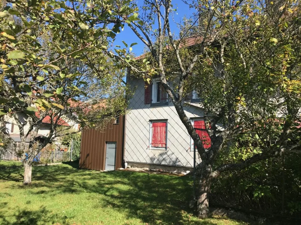 Casa di Villaggio da Trasformare con Permesso Validato per una Villa Individuale