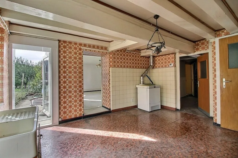 Casa di Villaggio da Trasformare con Permesso Validato per una Villa Individuale