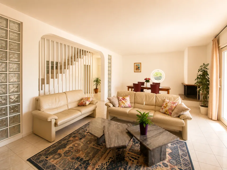 VACALLO - BRIGHT PROPERTY WITH PRIVATE GARDEN FOR SALE