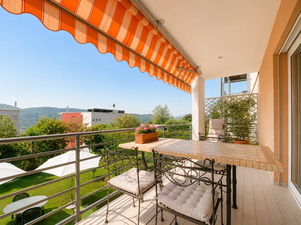 VACALLO - BRIGHT PROPERTY WITH PRIVATE GARDEN FOR SALE