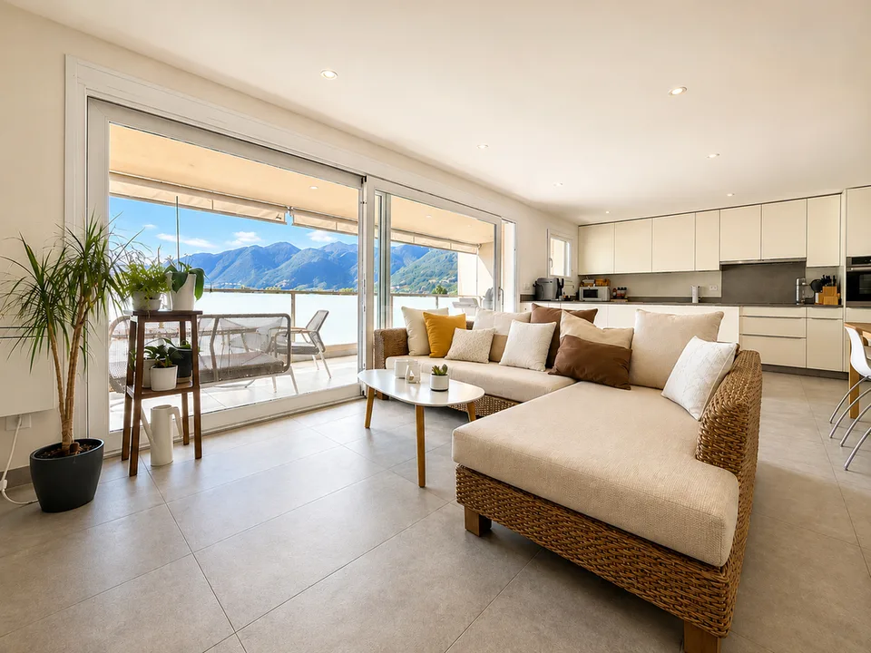 CONTONE - VENDESI MODERNO APPARTAMENTO CON AMPIA TERRAZZA