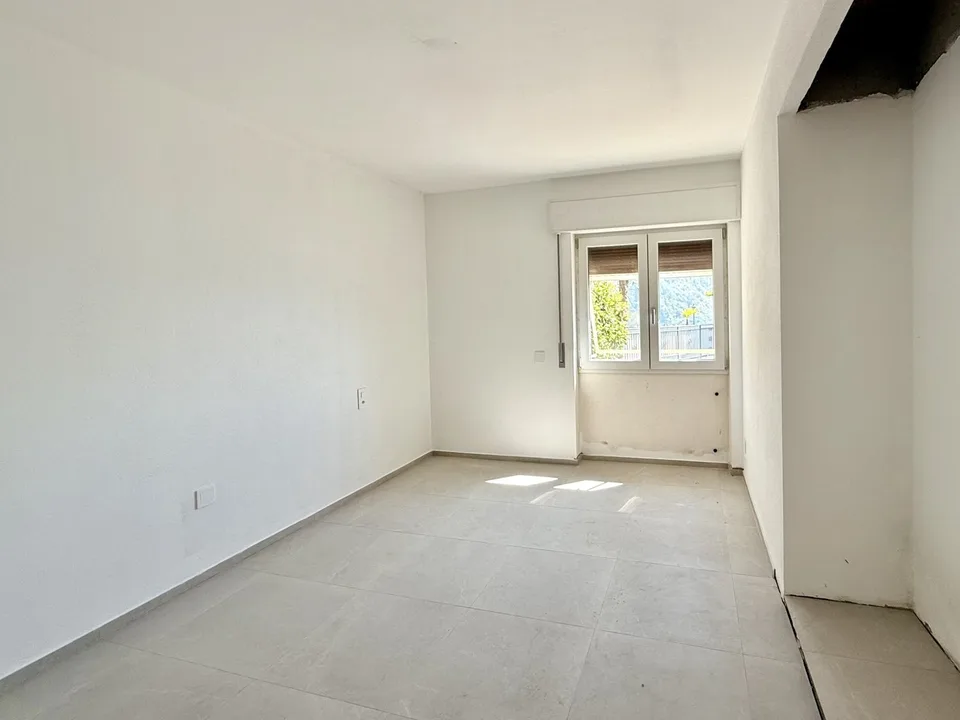 HOUSE 5.5 ROOMS RENOVATED WITH STUNNING LAKE VIEW IN ROVIO